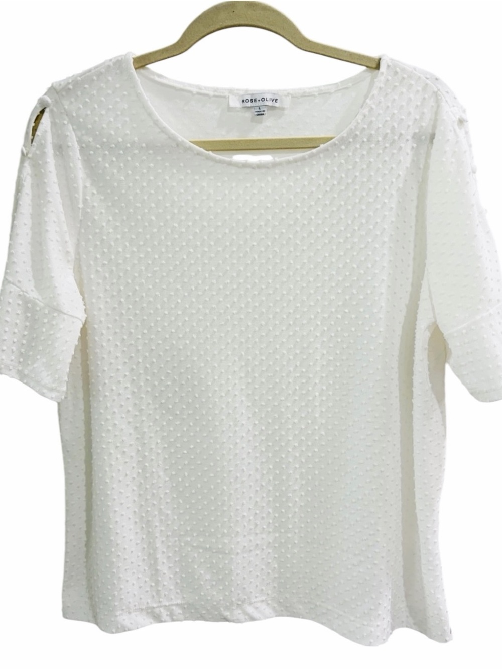Rose+Olive White Top with Swiss-dot texture. Size Large. EUC.
